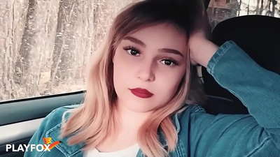 සරාගී බබෙක් ප්රීතියෙන් වට්ටම් කාඩ්පත උරා බොයි